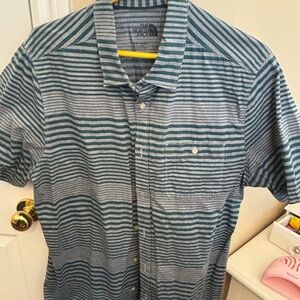 The North Face Men's Striped Short Sleeve Button-Down Shirt in Blue and Gray